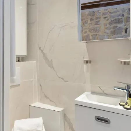 Lou - Stylish Montorgueil Historic Heights Appartamento *